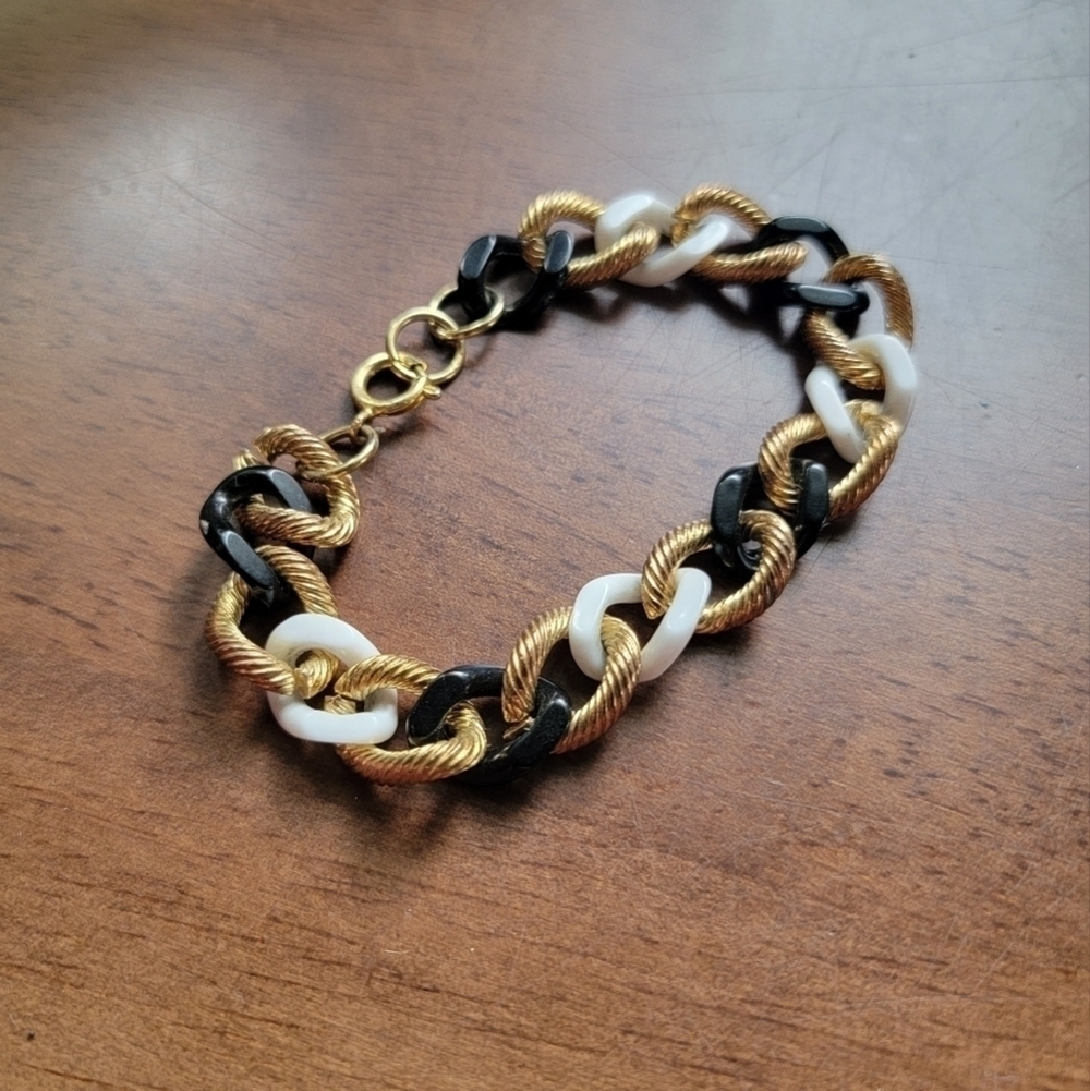 Chain Bracelet Black Gold White Clasp Closure